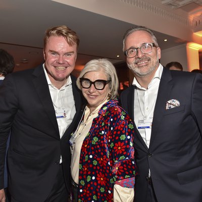 Martin Weiss, CEO of Hubert Burda Media, and Steffi Czerny, Founder and Managing Director of DLD, welcomed the guests to the Burda DLD Nightcap at the WEF in Davos - pictured here with Carsten Knobel, CEO at Henkel