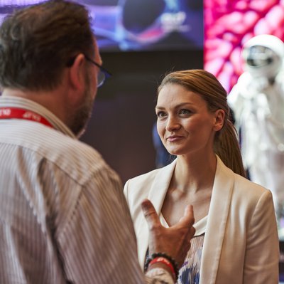 Judith Gerlach, bayerische Staatsministerin für Digitales, ist erfreut, dass die Konferenz in der Landeshauptstadt stattfindet, die für ihren unternehmerischen Spirit bekannt ist