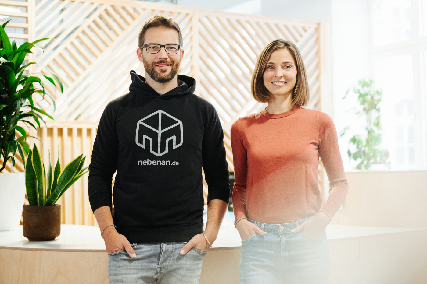 News: Burda acquires majority stake in social network for neighbours ...