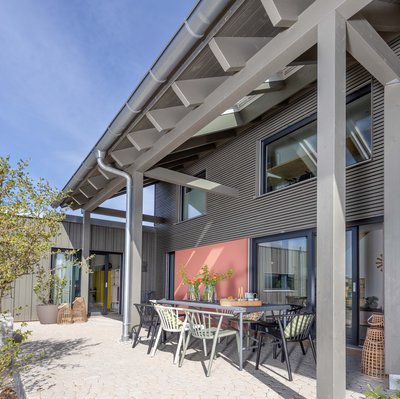 die terrasse des musterhaus aenne von schwörerhaus und das haus