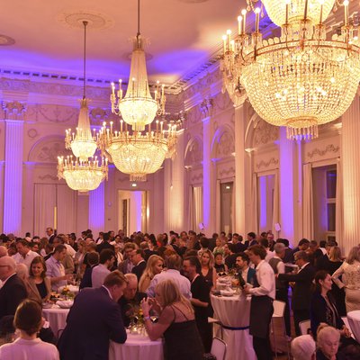 Im Max-Joseph-Saal der Residenz, wurde ein von Dallmayr zubereitetes Flying Buffet serviert