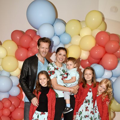 Filmproduzent Herbert Kloiber und seine Frau Julia mit ihren vier Kindern